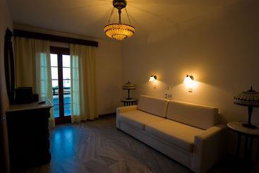 Porto Paros Hotel & Villas