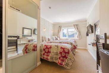 تختخواب و صبحانه Cambridge House Room Only Accommodation For Adults