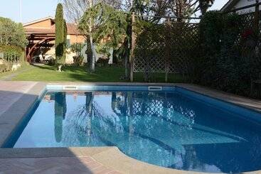 تختخواب و صبحانه La Villetta Suite