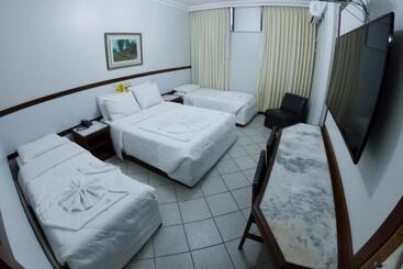 هتل Das Palmeiras