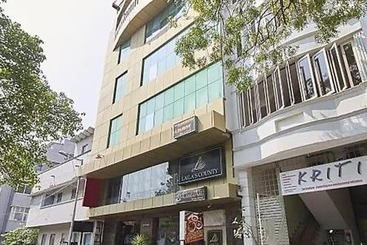 Hotel Fabexpress Laila S County