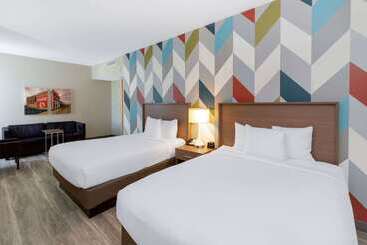 فندق La Quinta Inn & Suites By Wyndham Tulsa Downtown   Route 66