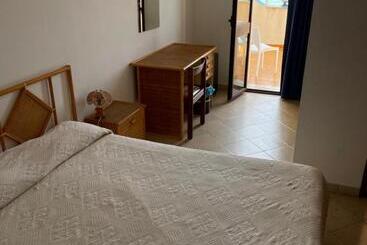 Отель Miramare Garzia