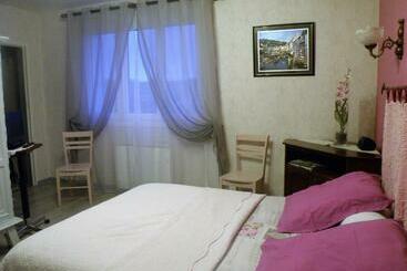 Bed and Breakfast Chambres D Hotes Le Pavillon Du Charme