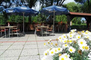 بنسيون Uschi S Gasthof