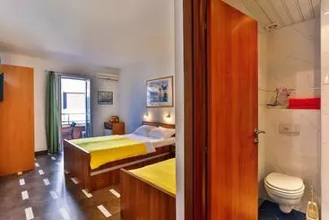 تختخواب و صبحانه Apartmani Luka   Vila Brzulovic