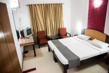 Super Townhouse Margao Near Railway Station Formerly Hotel Tanish