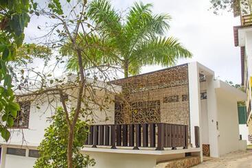 G Boutique Hotel At San Andres Peten