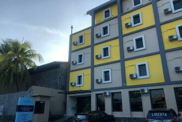 酒店 Liberta Home Seririt Bali