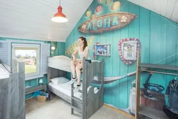 Отель Heide Park Holiday Camp