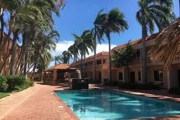 هتل Punto Di Oro Residences