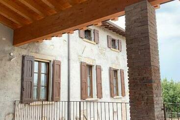 La Cascina Bed & Breakfast