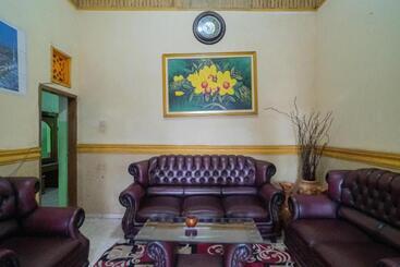 هتل Reddoorz Syariah Near Batu Night Spectacular 3