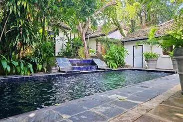 Havelock Place Bungalow