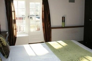 Отель The Dukeries Lodge, Edwinstowe, Nottinghamshire