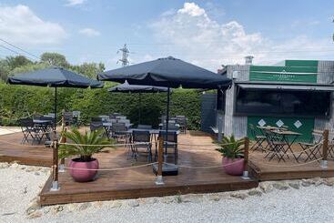 Отель Hôtel Des Moulins