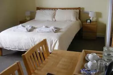 هتل The Lowfield Inn