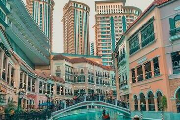 Aparthotel Morgan Suite Bgc Across5 Venice Canal Mall Free Pool Gym