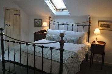 مبيت وإفطار Holly Tree House