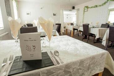 ホテル The White Swan Inn