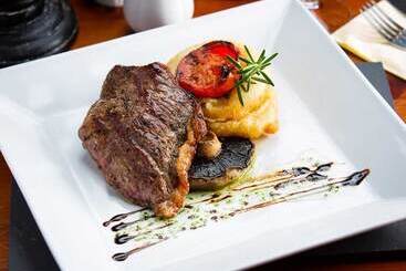 בית מלון כפרי We Three Loggerheads