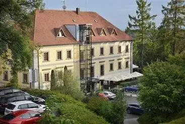 Hotelli Maximilian Lifestyle Resort