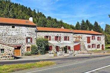 פונדק Auberge De La Moreno