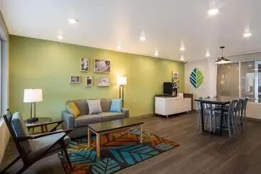 ホテル Woodspring Suites Grand Rapids Kentwood