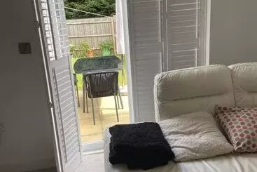 Residència Captivating 2 Bed House In Wolverhampton