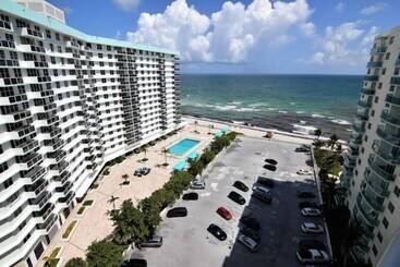 酒店 Amazing 2 Bed 2 Bath With Ocean View @ Tides