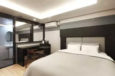 مُتل Busan Beomildong Laon