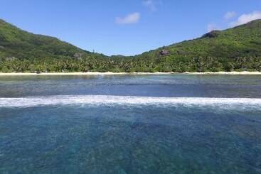 کلبه Chalets D'anse Forbans