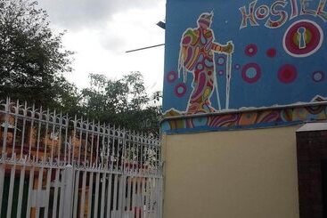 Color House Petitte   Hostel