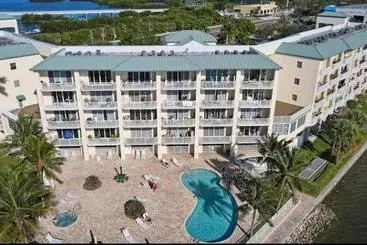 アパートホテル The Bc Resort On The Water