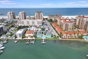 Hotel The Seashell Suites