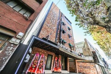 מוטל Daegu Gyeongbuk University Bridge