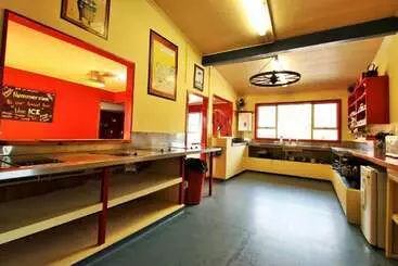 فندق صغير Chateau Backpackers & Motels