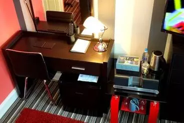 هتل Robin 7 Lodge City Centre