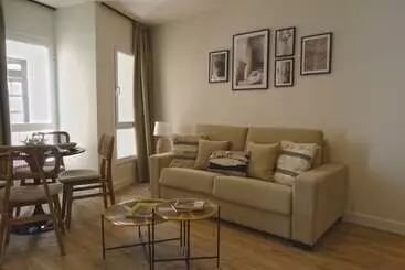 Apartamentos Málaga Premium   Calle San Telmo Thyssen Museum