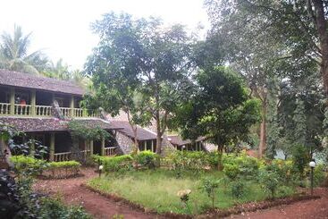 فندق Bison River Resort