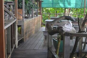 호텔 The Lookout Inn Lodge