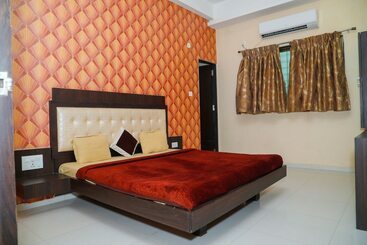 Omkar Resort And Lawn