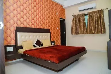 Omkar Resort And Lawn