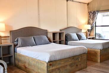 بيت ريفى 14 Son S Rio Cibolo   Birdhouse Cabin