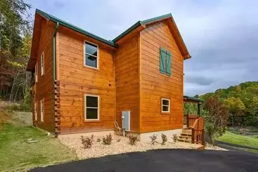 Mökkimajoitus Four Seasons Lodge #4219