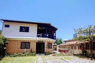 בית מלון כפרי Pantai Karah Pousada