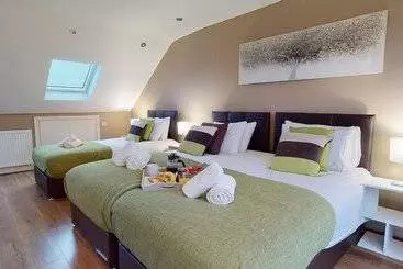 Residenssi Charming 5 Bed House In Romford