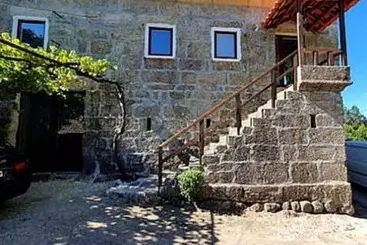 レジデンス Beautiful 2 Bed House   Marco De Canaveses