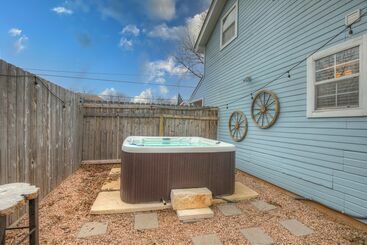 Charming Cottagehot Tub And Grill3 Min To Main!