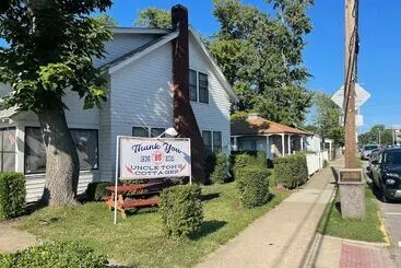 Hotelli Uncle Toms Cottages